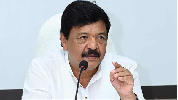 టాలీవుడ్‌ విజయవాడకి షిఫ్ట్ అవ్వాలి .. మరోసారి తేనెతుట్టెను కదిపిన ఏపీ మంత్రి