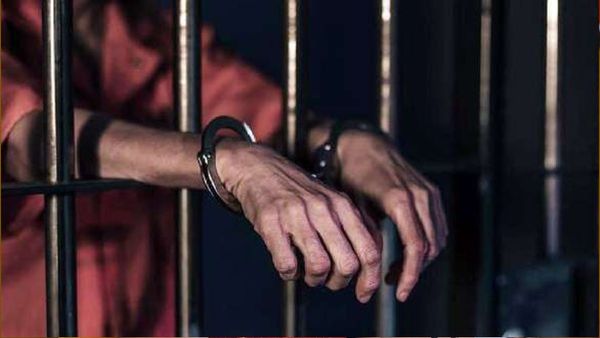 టాలీవుడ్ నిర్మాత అరెస్ట్.. వందల కోట్ల భూకబ్లా ఆరోపణలు..!