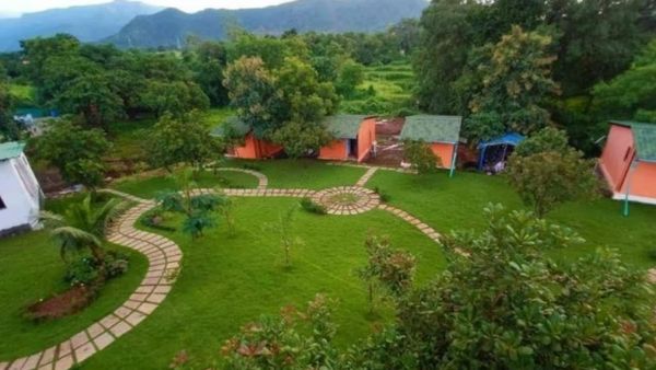 స్టార్ హీరో ఫామ్‌హౌస్‌లో రష్మిక మందన్న.. రెడ్ హ్యాండెడ్‌గా చిక్కిన యంగ్ బ్యూటీ!