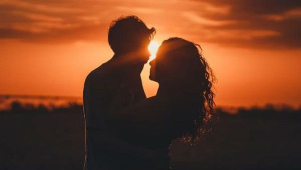 స్టార్ హీరోయిన్ తో టాలీవుడ్ హీరో డేటింగ్ ? ఆ విషయాన్ని పబ్లిగ్గా ఒప్పుకుంటూ..!