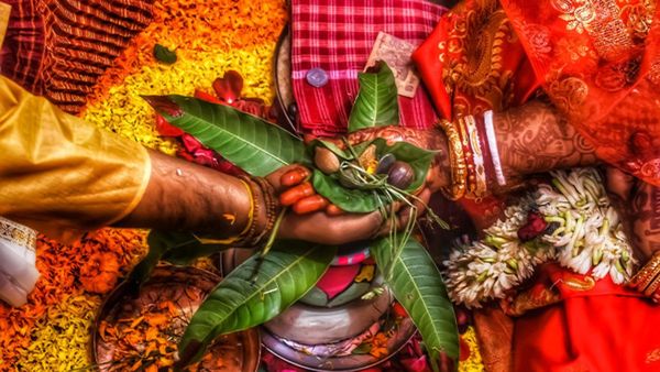 దుబాయ్ వ్యాపారితో టాలీవుడ్ స్టార్ హీరోయిన్ పెళ్లి .. పెళ్లి కొడుకు బ్యాక్ గ్రౌండ్ తెలిస్తే మైండ్ బ్లాంకే..