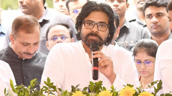 కళ్ల ముందే నలిగిపోతుంటే.. వీడియోలు తీయడం కాదు.. పవన్ కల్యాణ్ దిమ్మతిరిగే జవాబు