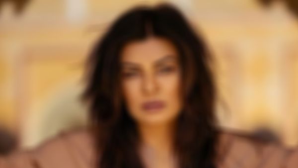 11 మందితో ఎఫైర్స్..!24 ఏళ్లకే తల్లి..ఇంకా పెళ్లి చేసుకోని బ్యూటీ?