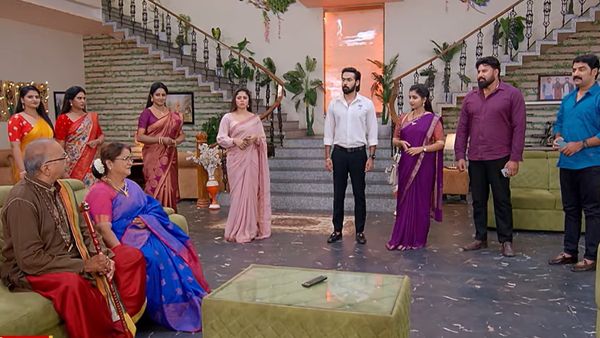 Brahmamudi November 12th episode : ఆస్తి కోసం రుద్రాణి కొత్త ప్లాన్ .. ఆఫీసులో రాజ్ టైంపాస్ , కావ్యకి షాక్