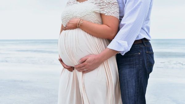 మరోసారి తల్లి కాబోతున్న స్టార్ హీరోయిన్.. పెళ్తైన రెండు నెలలకే బేబి బంప్..