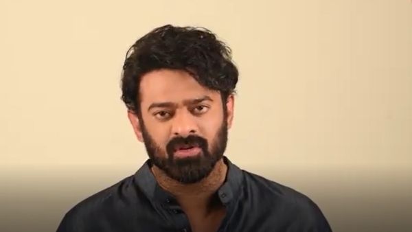 అది అవసరమా డార్లింగ్స్.. రెబల్ స్టార్ స్వీట్ వార్నింగ్..