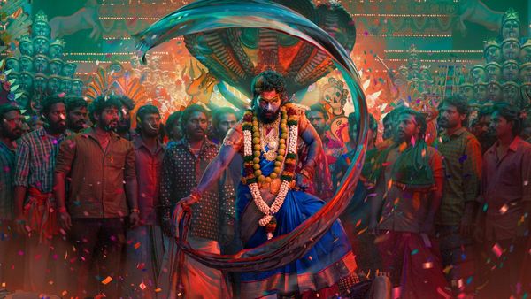 'పుష్ప 2'కి భారీ ఓపెనింగ్స్ .. ఈ రెండిట్లో ఎవరి మాట నమ్మాలి..?