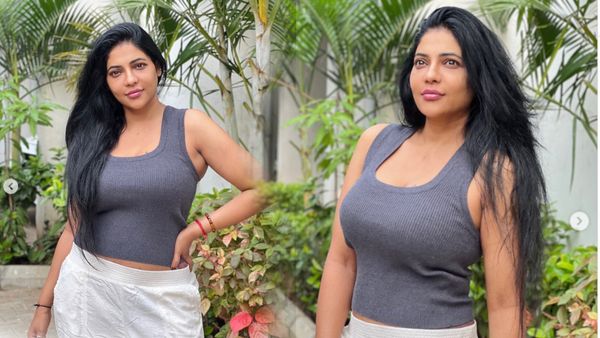 Reshma Pasupuleti : టైట్ ఫిట్‌లో బుల్లితెర బ్యూటీ గ్లామర్ ట్రీట్ .. అందం సెగలు కక్కుతోందిగా