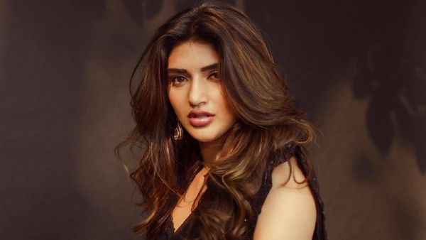 దేవర విలన్ కొడుకుతో శ్రీలీల రొమాన్స్? మొత్తానికి నార్త్ ఎంట్రీకి మళ్ళీ