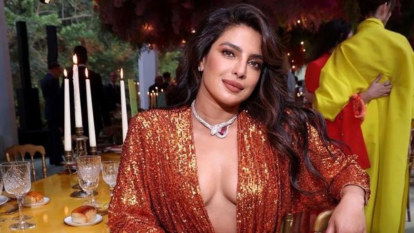 టాప్ హీరోతో అఫైర్.. అందుకే ప్రియాంక చోప్రా బాలీవుడ్ వదిలేసిందా?