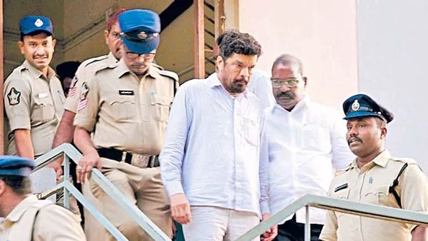 పోసానితో పోలీసుల అందర్ బాహర్ ఆట.. జైలులో చెడుగుడు మించి..!