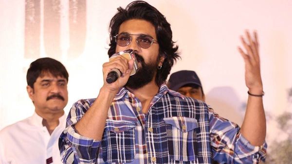 రామ్ చరణ్ కోసం ఇద్దరు బాలీవుడ్ ప్రొడ్యూసర్లు వెయిటింగ్.. ఎవరు వాళ్లు? చెర్రీ రిప్లై ఏంటీ?