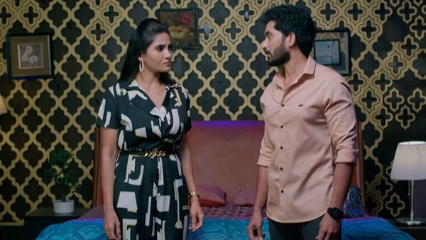 Karthika Deepam 2 May 24th Episode: బావ నీవు హాట్‌గా ఉన్నావు.. బెడ్ రూమ్‌లో కార్తీక్‌‌తో జ్యోత్న్స అలా..