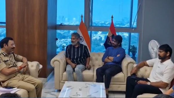 IBomma రవి అరెస్ట్.. సజ్జనార్‌తో చిరంజీవి, రాజమౌళి, నాగార్జున కీలక భేటీ.. అసలేం జరిగిందంటే?