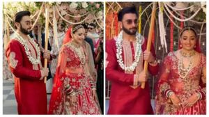 बहन की शादी में इमोशनल हुए रणवीर सिंह, फूलों की चादर पड़कर मंडप तक छोड़ा, देखें अनसीन वीडियो