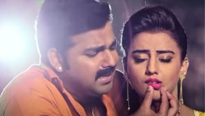 Bhojpuri Video: एक दूजे में खोए दिए अक्षरा सिंह और पवन सिंह, केमिस्ट्री ने काटा बवाल