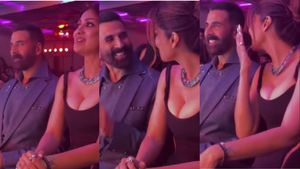 साथ में बैठ मौज मस्ती करते दिखे अक्षय कुमार और शिल्पा शेट्टी, बोल्ड ड्रेस में हसीना पर टिकी नजर