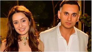 Shraddha Kapoor ने रूमर्ड बॉयफ्रेंड राहुल मोदी की खुलेआम बांधे तारीफों के पुल, डेटिंग की खबरें हुईं