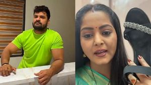 'ठकुराइन हूं, मुंह लाल कर दूंगी..' खेसारी लाल यादव से विवाद के बीच भड़कीं अंजना सिंह, चप्पल दिखाकर..