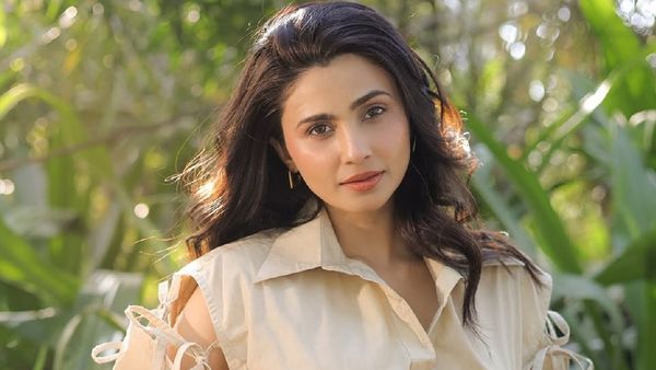 'प्रोड्यूसर ने कमरे में बुलाया और..' डेजी शाह हुईं थीं कास्टिंग काउच का शिकार, घिनौनी हरकत के बाद..