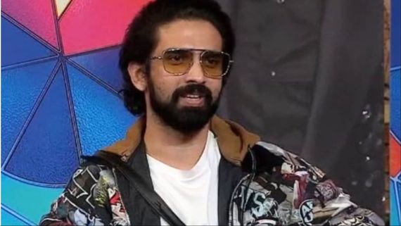 Bigg Boss 19 में आया बड़ा ट्विस्ट! सबको चौंकाते हुए अमाल मलिक बाहर, फिनाले की ट्रॉफी अब किसके हाथ?