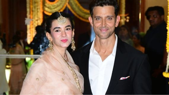 शादी की रस्मों के बी आनन फानन में अस्पताल में भर्ती हुई ऋतिक रोशन की गर्लफ्रेंड, बताया जश्न के माहौल में...
