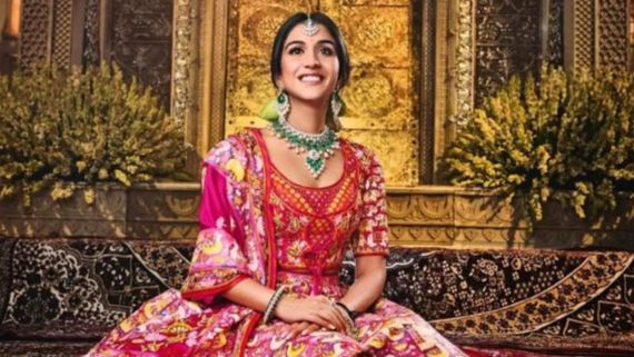 दोस्त की शादी में स्टेज पर डांस करने पहुंचीं राधिका मर्चेंट, बीच में ही भूलीं स्टेप, फिर करना पड़ा ये काम...