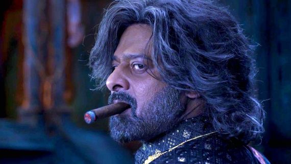 प्रभास की ज़ोरदार दहाड़: पहले ही दिन 100 करोड़ पार करने वाली छठी फिल्म, ‘राजा साब’ ने बनाया नया रिकॉर्ड