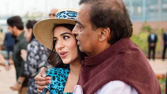 मुकेश अंबानी को पिता नहीं मानती बहू राधिका मर्चेंट, ऐसे हैं रिश्तें, बद्रीनाथ में जोर से चिल्लाई