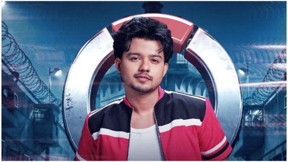 भूटान में हुआ जन्म, अब टीवी के बड़े-बड़े दिग्गजों को टक्कर देने लॉकअप में बंद हुए 22 साल के रियाज अली 