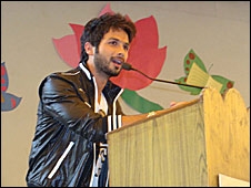 स्कूल लौटे शाहिद कपूर