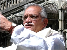 'गुलज़ार ने झगड़ा ख़त्म कराया'