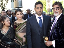 'भगवान जब देता है, छप्पर फाड़कर देता है'