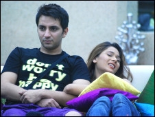 'नकली शादी से जनता को बनाया जा रहा है उल्लू'