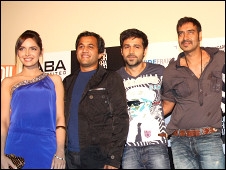 'पुरुष हमेशा ही ख़ूबसूरत लड़कियों के पीछे भागते रहते हैं'