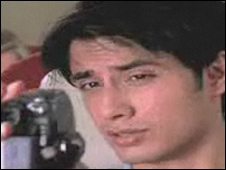 'मैं पहले गायक हूं, बाद में अभिनेता'