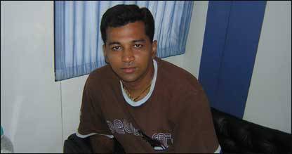 अधिकतर मेकअप मैन अपने काम से खुश है लेकिन पहचान की दिक्कत तो है ही
