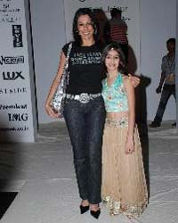 Pooja Bedi with daughter Aaliya