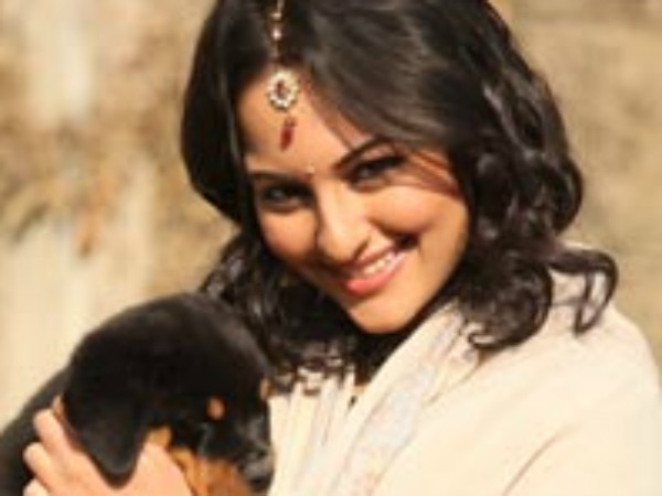 Sonakshi Sinha Sonakshi Sinha