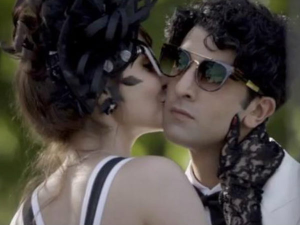 bombay-velvet bombay-velvet