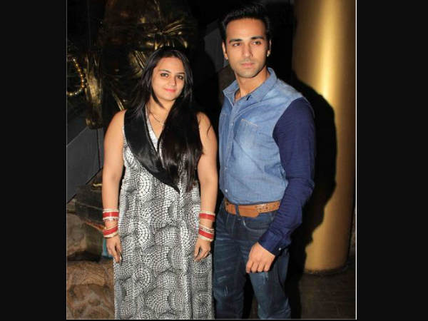 नकी इन तस्वीरों को देखकर कोई नहीं कह सकता है कि कुछ दिनों पहले ही वो अपने तलाक के चलते परेशान थीं। 