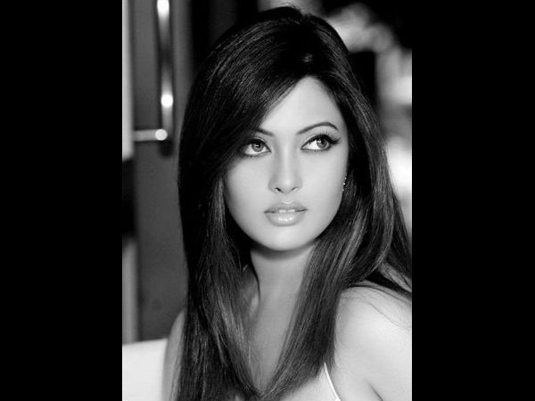 Riya Sen