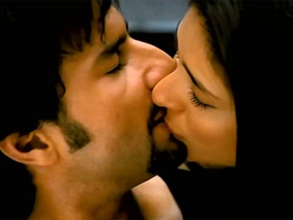 kissing scene