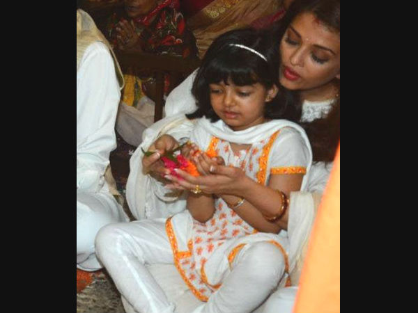 Bachchan Family visits Durga Pooja Pandal