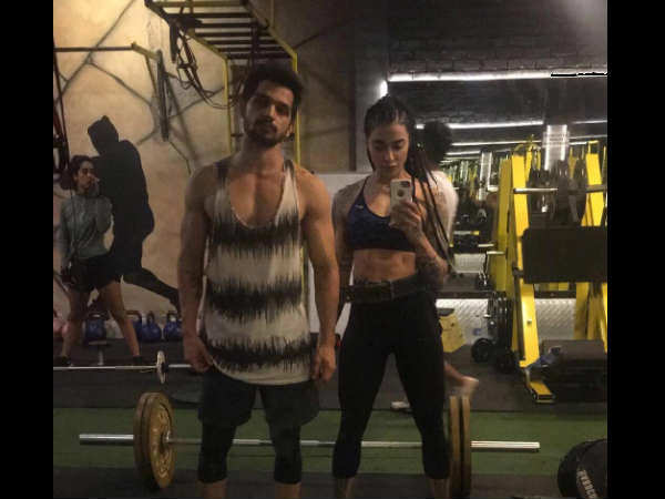 happy birthday bigg boss 10 contestants BAANI j