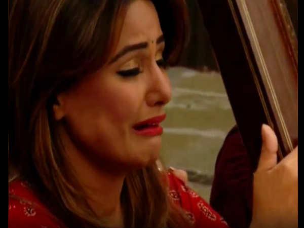 akshara emotional-on last episode