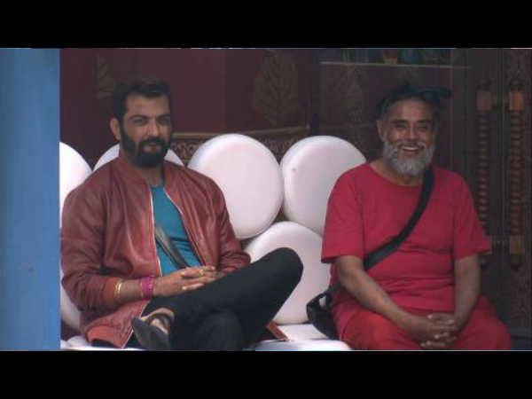 Lopamudra Raut and Mona Lisa take a hot dip in pool2