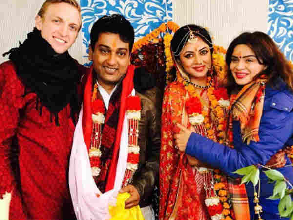 kavita-kaushik-ties-the-knot-the-mountains-see-pics