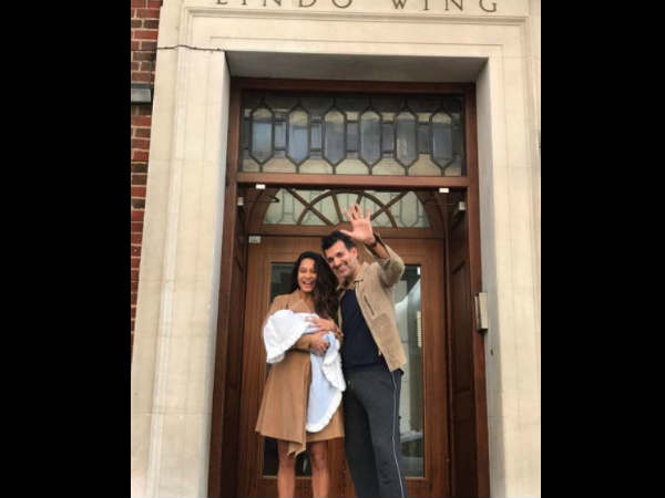 actress-lisa-haydon-shares-adorable-pic-of-son-jack-lalvani