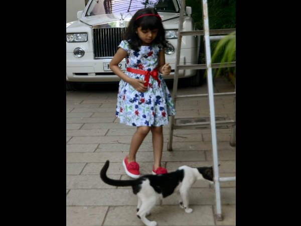 aaradhya-bachchan-join-amitabh-bachchan-during-sunday-waves